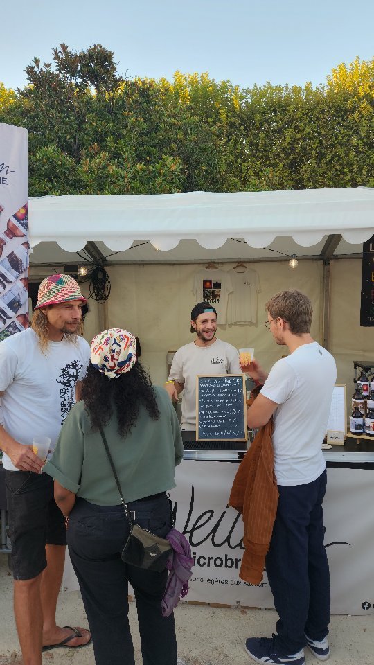 Retour sur notre @beerlovefest 🤙
Merci à toustes d'être passé.e.s nous voir et découvrir la brasserie.🙏 On a, une fois de plus, fait de belles rencontres.😊🍺

On rentre à la brasserie le cœur rechargé pour la suite.❤

A très vite Montpellier.☀️